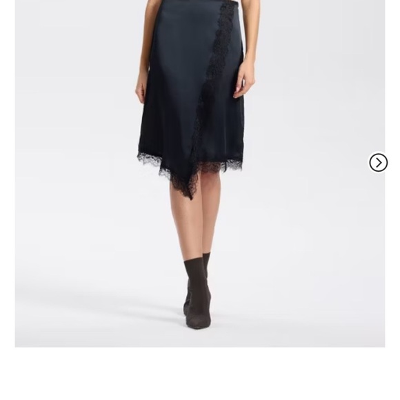 Dresses & Skirts - Elegant Black Lace Trim Skirt